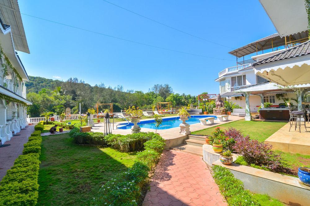 The River Palace Siolim Exterior photo