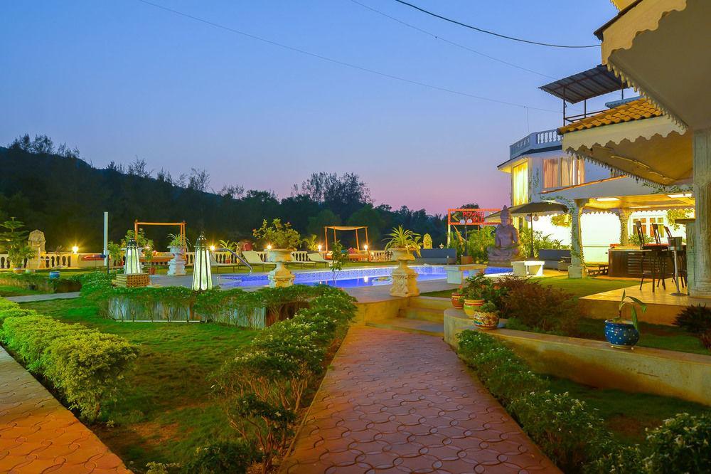 The River Palace Siolim Exterior photo